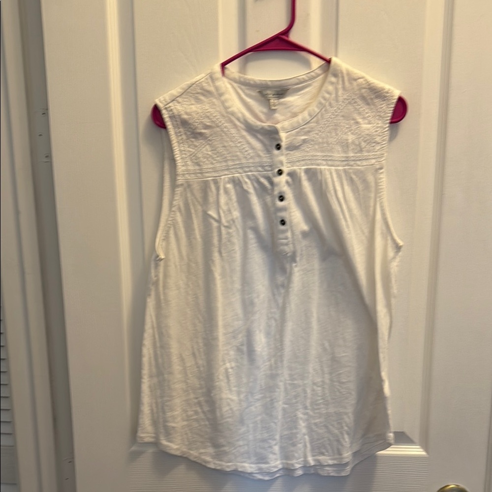 Lucky Brand White Sleeveless Button-Up Top